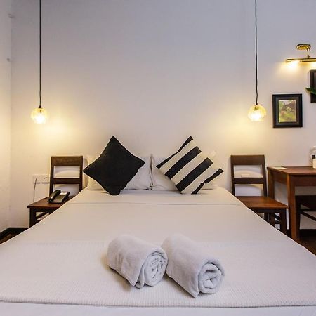 The Marian Boutique Lodging House Κουτσίνγκ Εξωτερικό φωτογραφία
